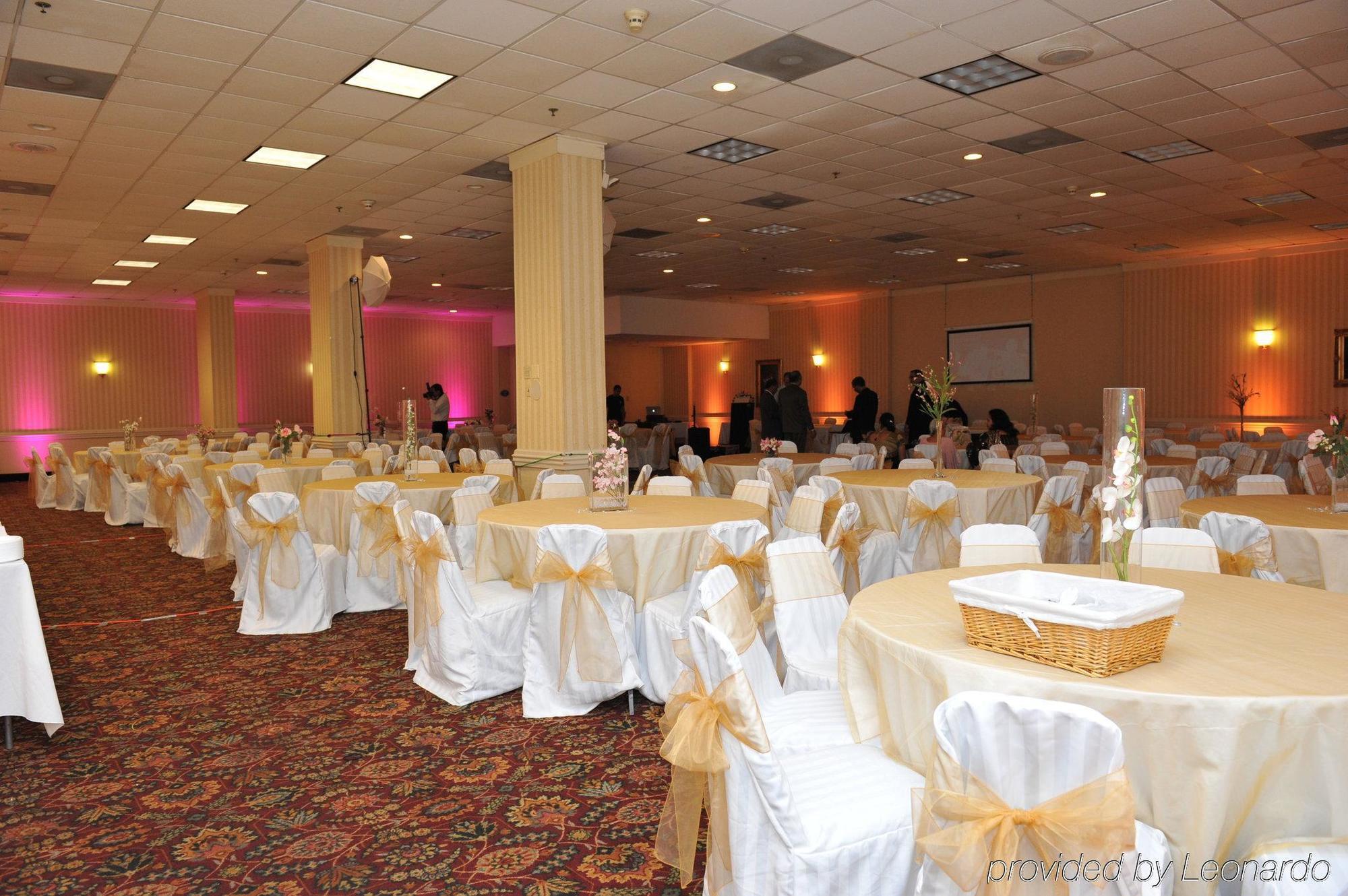 Quality Inn And Suites Conference Center Ричмонд Удобства фото