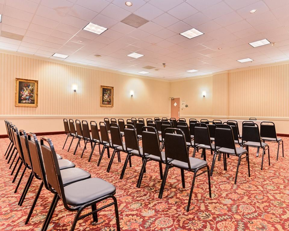 Quality Inn And Suites Conference Center Ричмонд Экстерьер фото