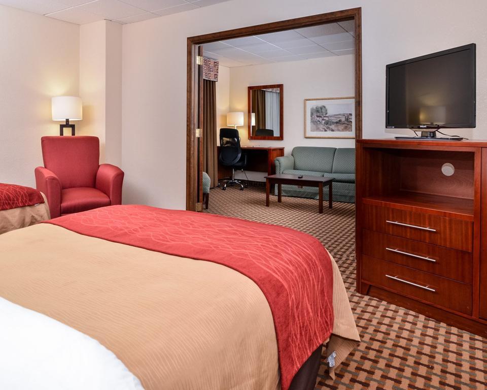 Quality Inn And Suites Conference Center Ричмонд Экстерьер фото