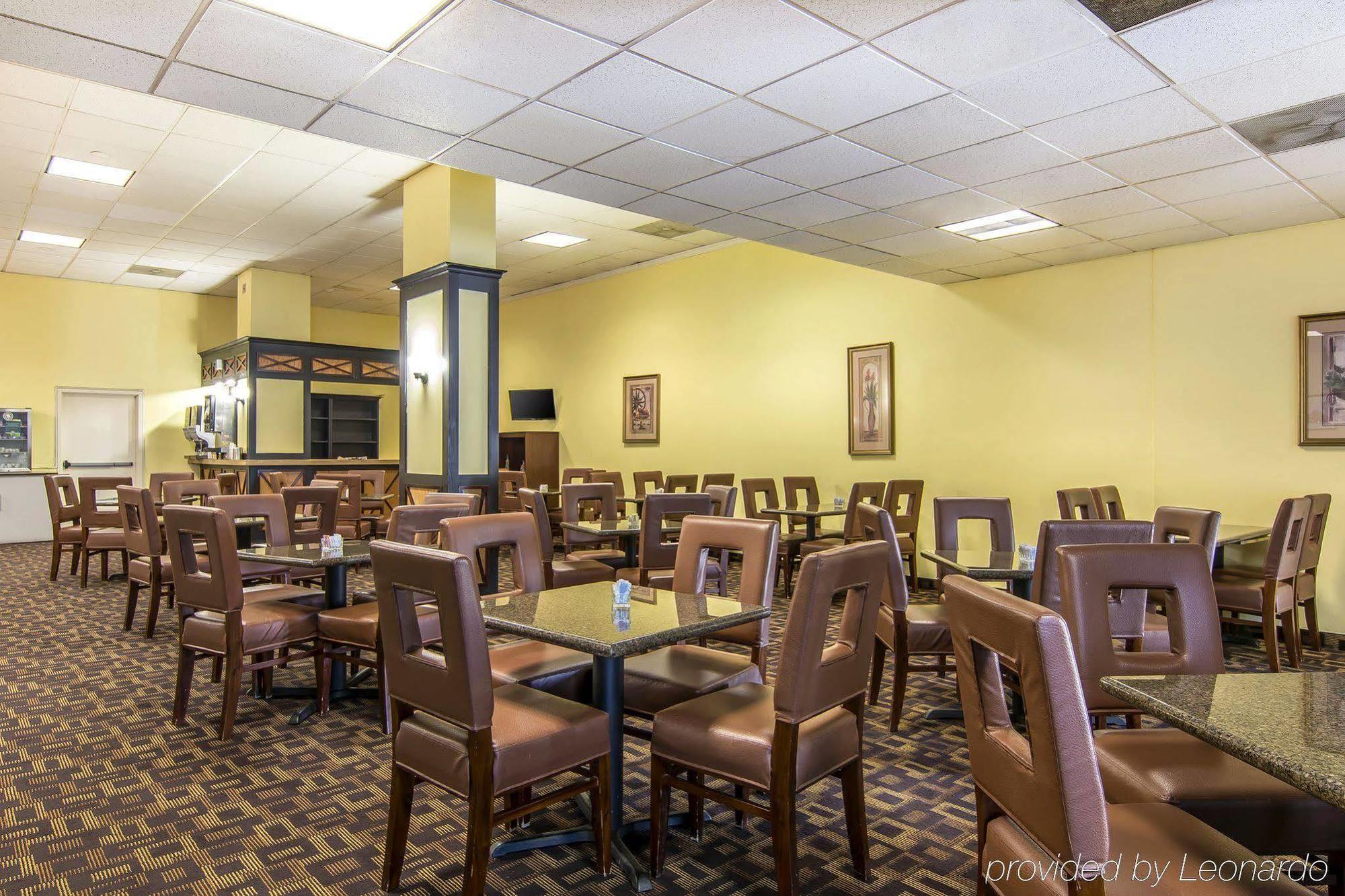 Quality Inn And Suites Conference Center Ричмонд Экстерьер фото