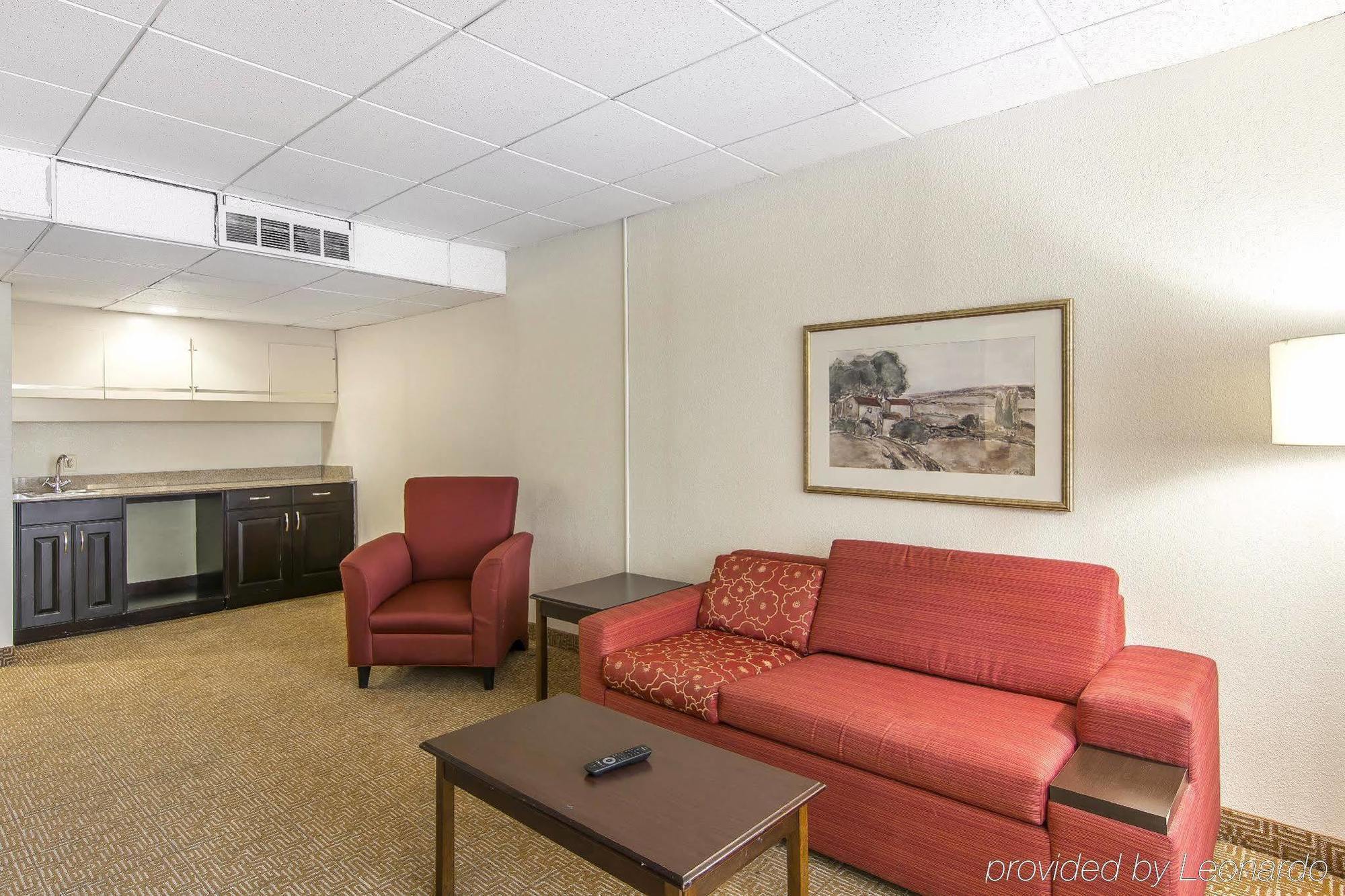 Quality Inn And Suites Conference Center Ричмонд Экстерьер фото