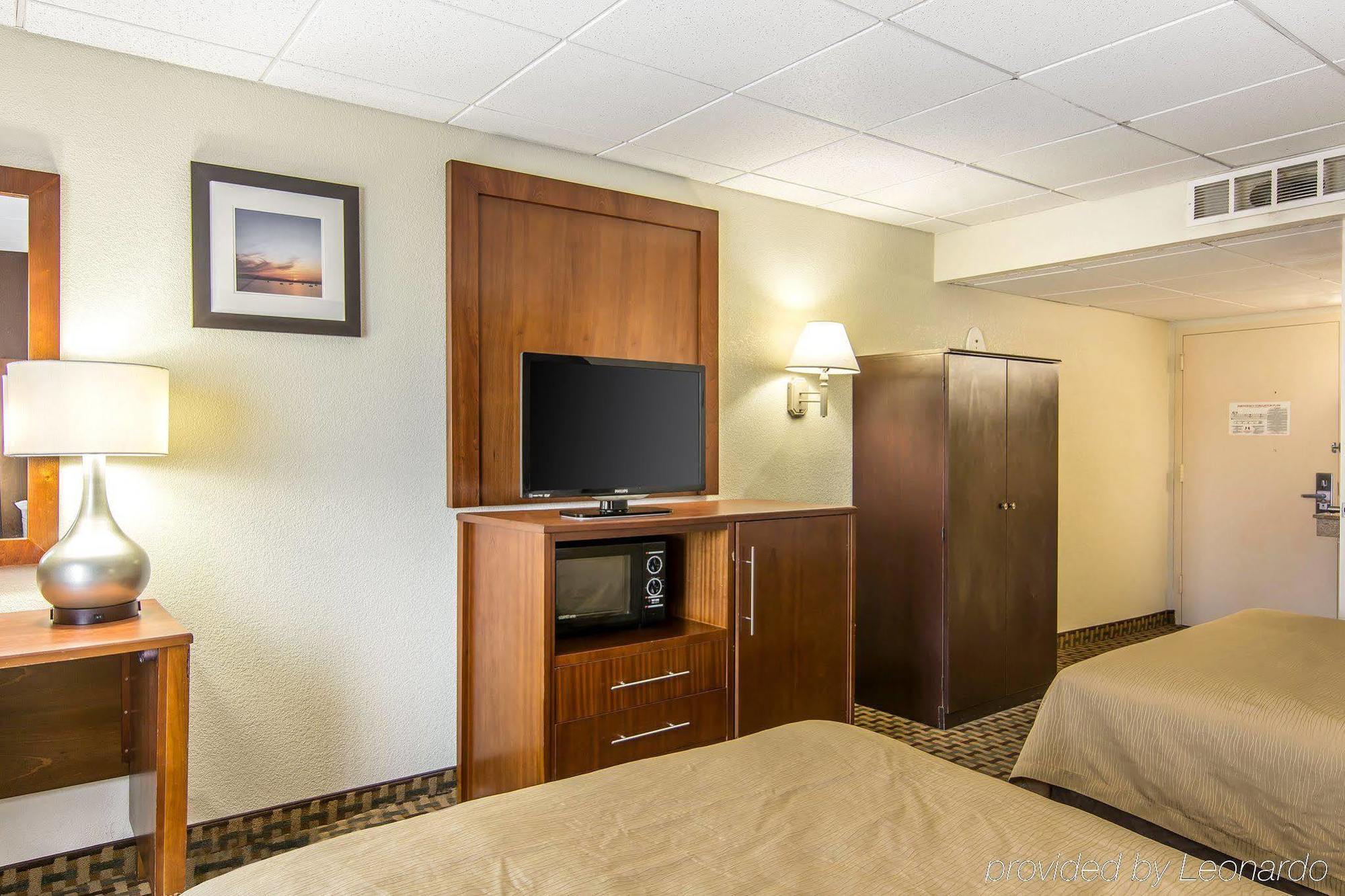 Quality Inn And Suites Conference Center Ричмонд Экстерьер фото