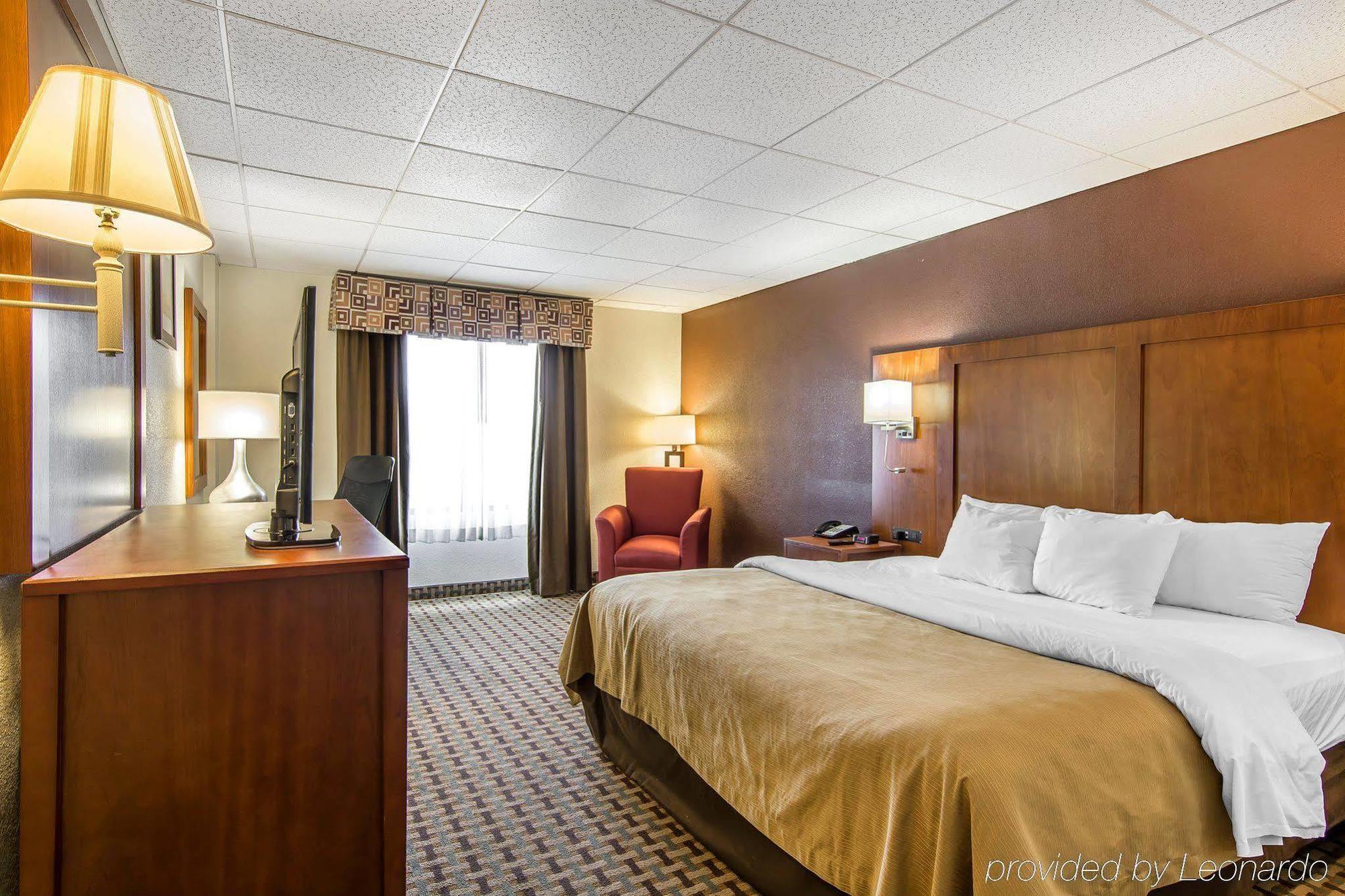 Quality Inn And Suites Conference Center Ричмонд Экстерьер фото