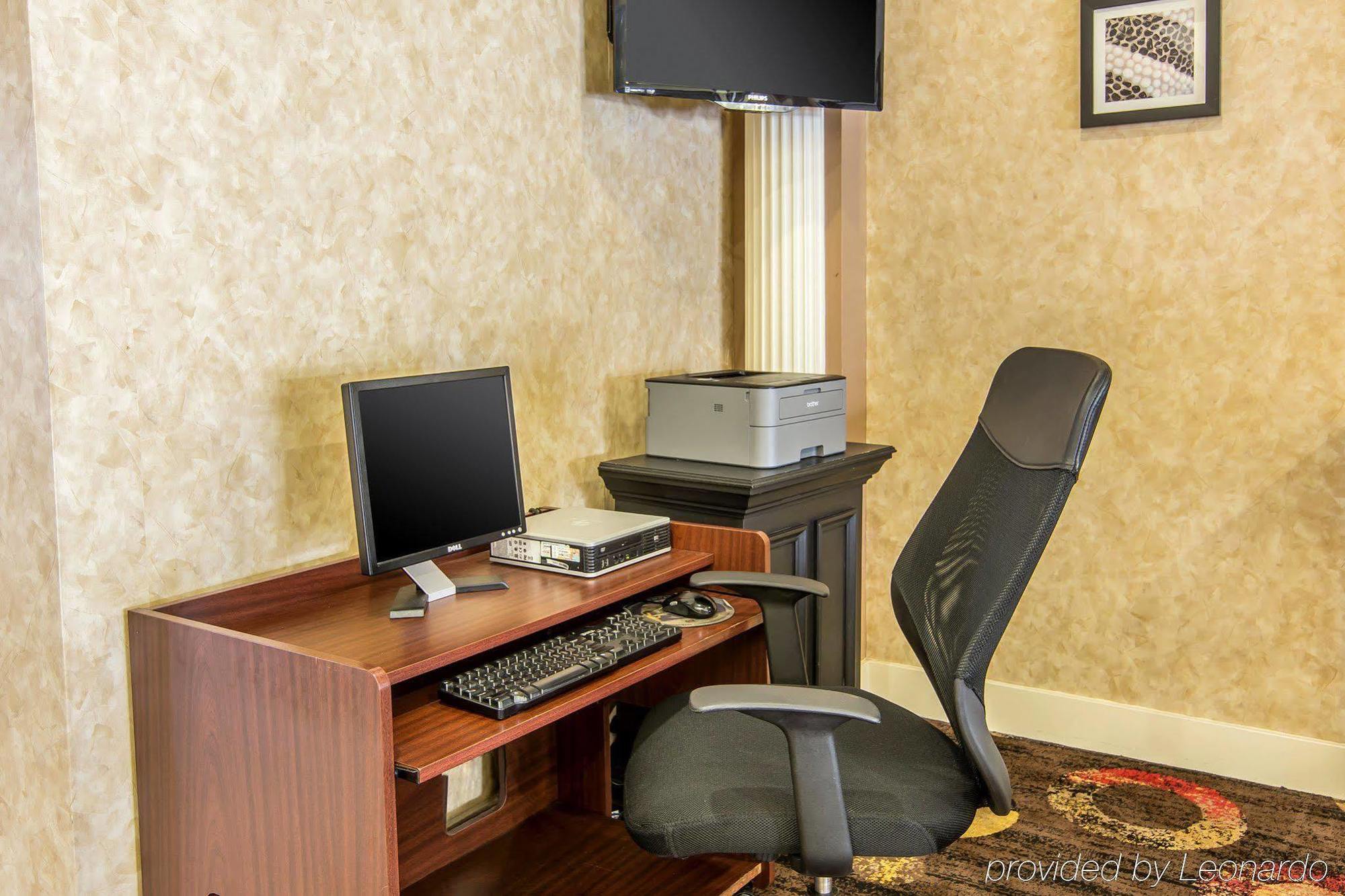 Quality Inn And Suites Conference Center Ричмонд Экстерьер фото