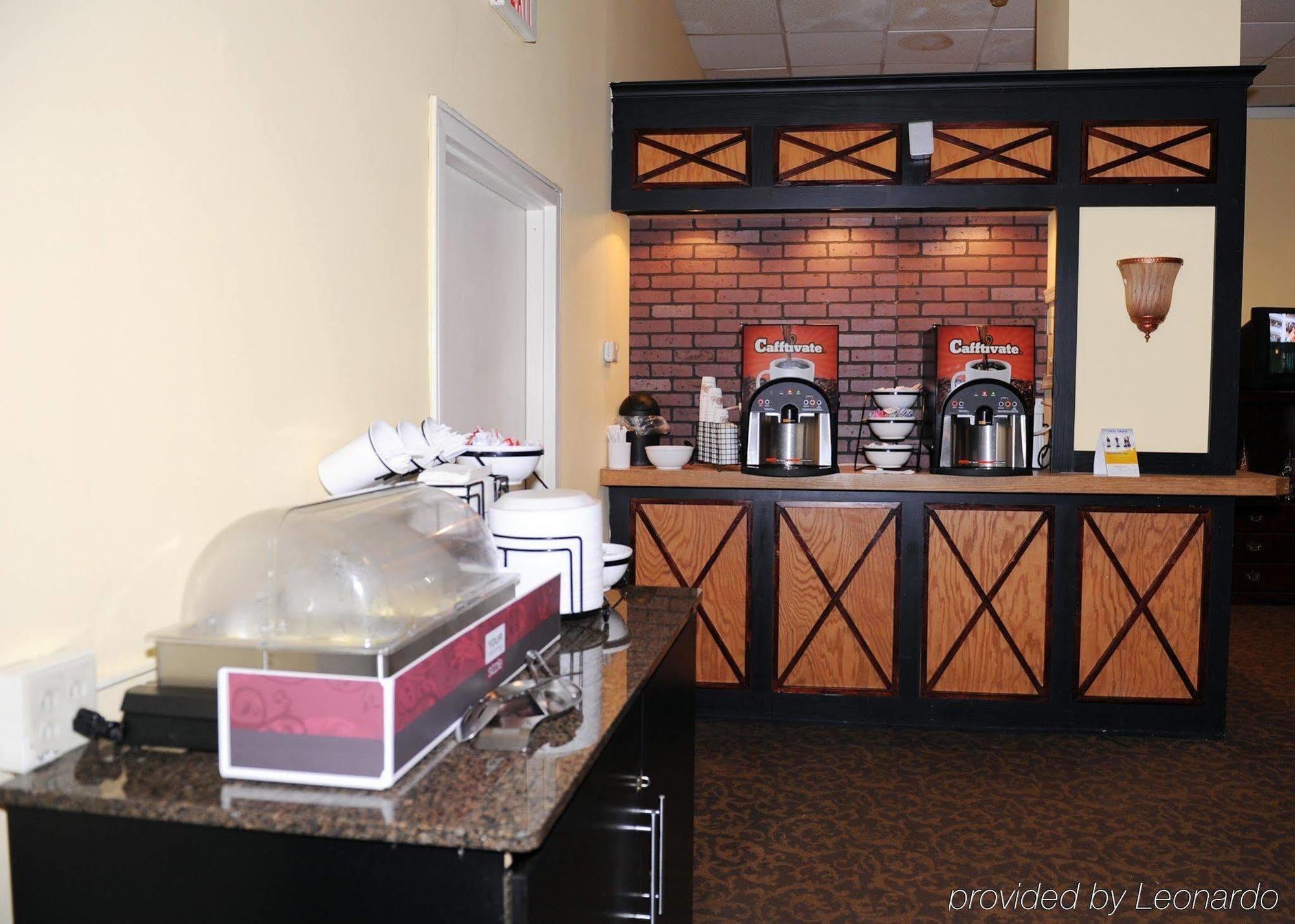 Quality Inn And Suites Conference Center Ричмонд Ресторан фото